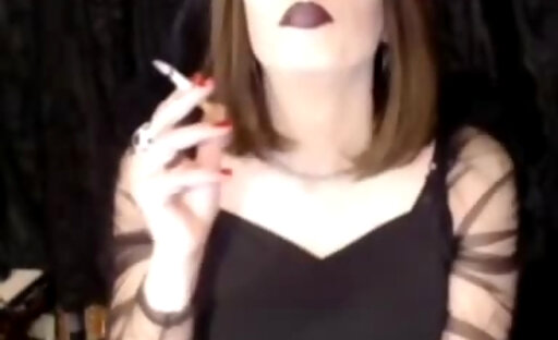 Pralicia Smoking Goddess