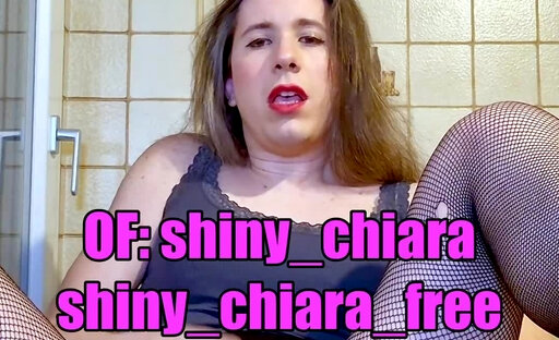 Trans girl masturbates and eat her own cum