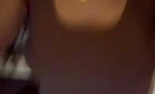 Travesti que come qualquer um no pelo