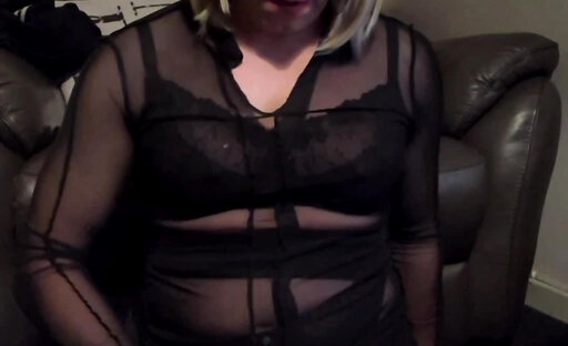 Holly cums on Christmas morning