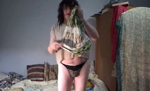 Housewife Magda Lusin. 2026cd