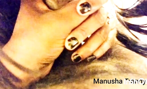 Horny maid Manusha
