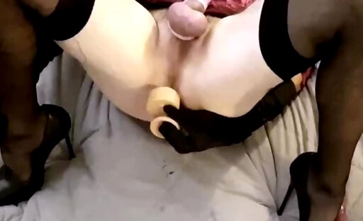 Daniela Lei different toys for a no hands cumshot