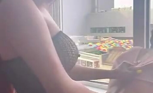 Ebony ts pop the Champagne then pop his cherry