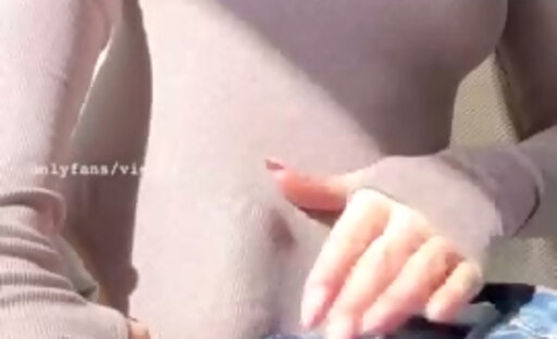 Cute beauty jerks and cums