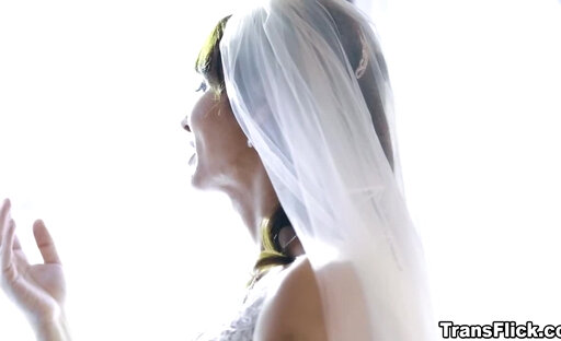 Bride Korra Del Rio cant stop thinking about the photographer Lola Fae