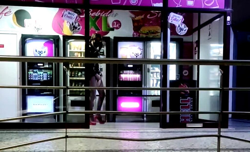 Vending machine Sissy
