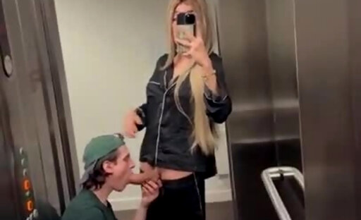 Skinnt Ts with a big cock fucks a sissy boi