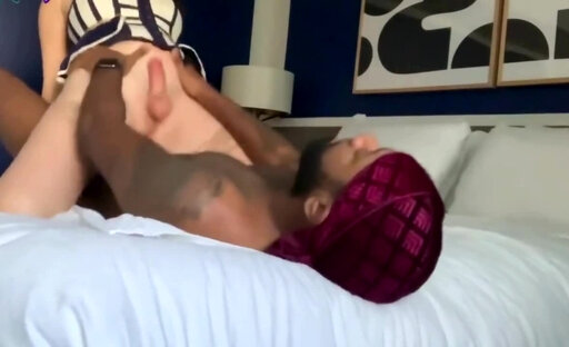 Shemale in stockings rides bbc meat