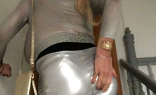 fat ugly dumpcum Andrea in tight Leggings