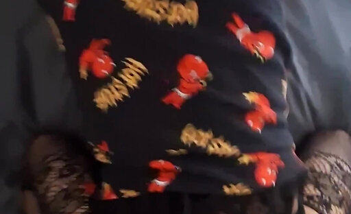 Me visto de zorrita para mi ex vecino y me hace su puta metiÃ©ndome su pene y dÃ¡ndome nalgada