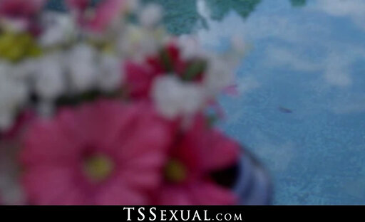 Lovely ts Lianna Tempting TS Natalie Mars spreads legs anal wiLawson penetrates muscular man