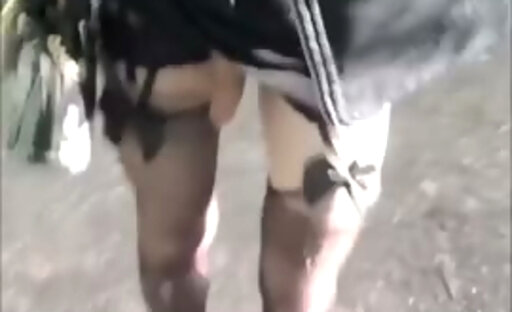 ?Look My Jupe En Jeans Sur Un Parking En forêt De Sénart. Vanessabitchx Parischiennetrvprod