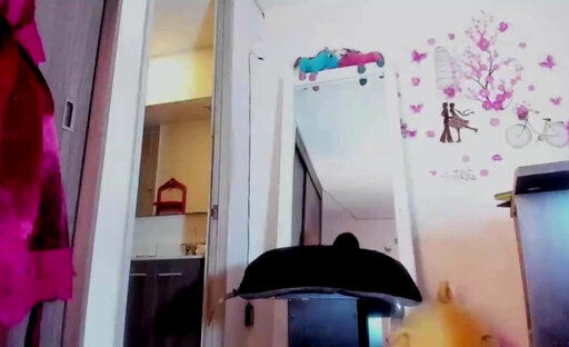 Red lingeried shemale mama jerking off