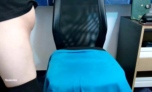 Brunette trap cumshot