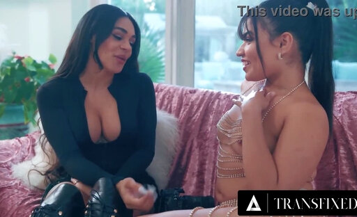 Trans Babe Passionately Fucks Her Model