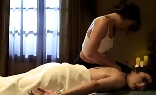 Masseuse gives blowjob to shemale film executive