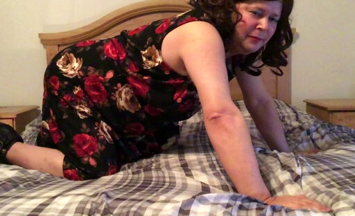 I love masturbating dressed