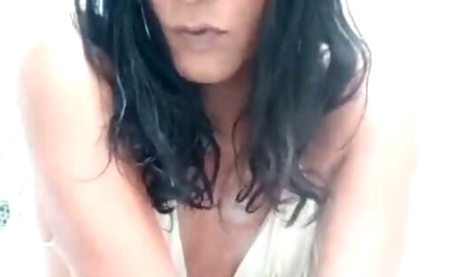 Tswoman's bath time in bikini shaves her legs and pussy, and enjoy to pee