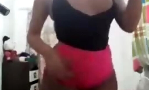 Amazing Brazilian shemale dancing in webcam