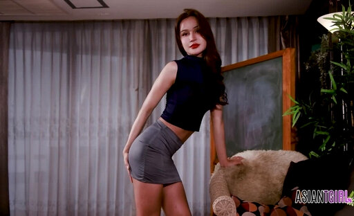 ASIANTGIRL - Just Biw-ing Herself