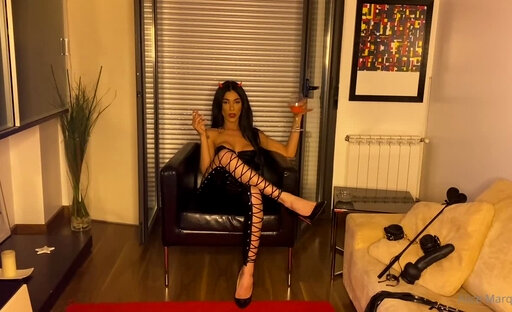 AM in sexy shiny black