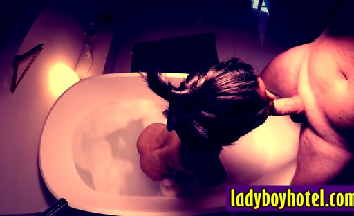 Shemale hot bath before giving a perfect blowjob to big dick white tourist