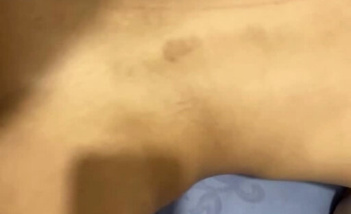 Travesti tesuda metendo nos putinhos