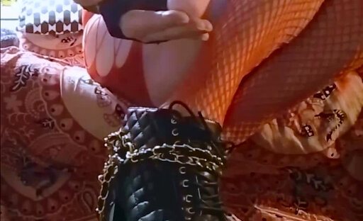 Red, black & wand-pink pleasure