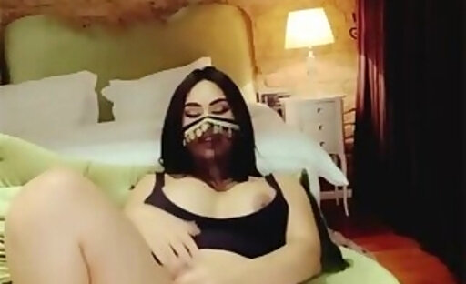 Shooting a cumshot with a face veil on