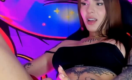 Kendall big cumshot