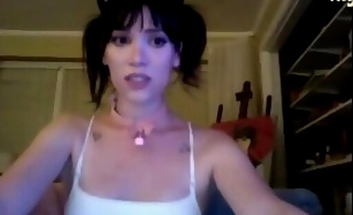slim american shemale cutie dances on webcam