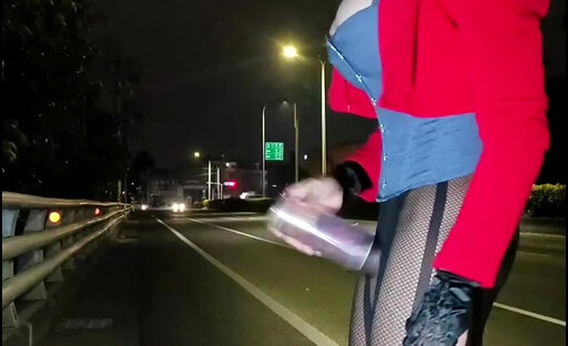 Carry out the audience's instructions during live broadcast until ejaculation .26.(@01:55)