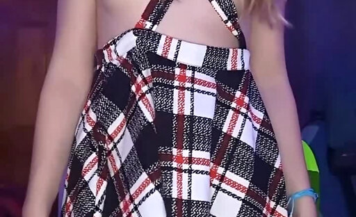 Tiny 18+ TS posing for you