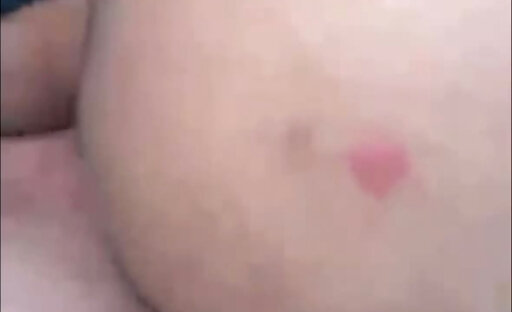 Travesti socando no cu do viado