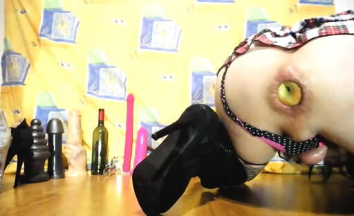 Apple, Pump-plug and Speculum Open My Ass