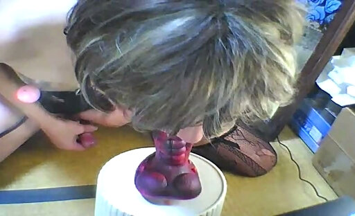 Cums While Sucking Red Dale