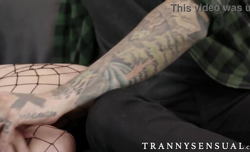 Blonde tbabe Nikki Vicious hammered and cum blasted