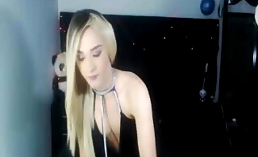 Shemale Playing Toy Fucking To Her Ass