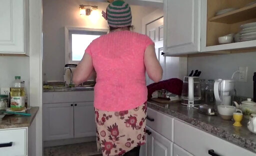 Housewife Sveta Lusin. 2026a.