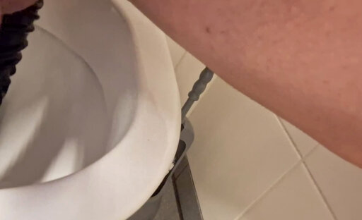 Deep toilet fuck in my New outfit part 2