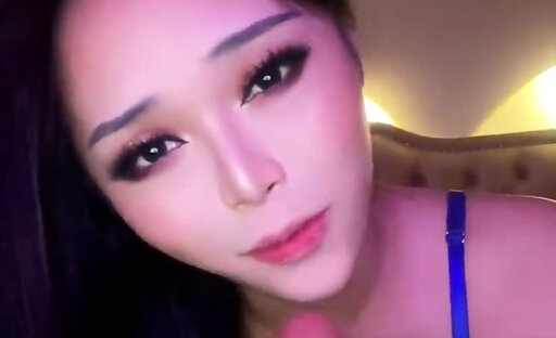 Asian beauty suck you (Angelgrande)