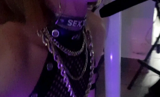 VaneSsaBiTCHx taille des Grosses Pipes à ses Fans, comme Promis. Salope à Sperme