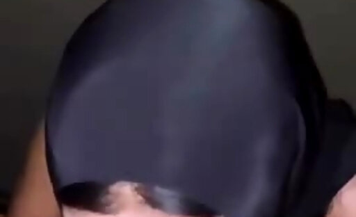 Sexy salut in Hijab ts take dick