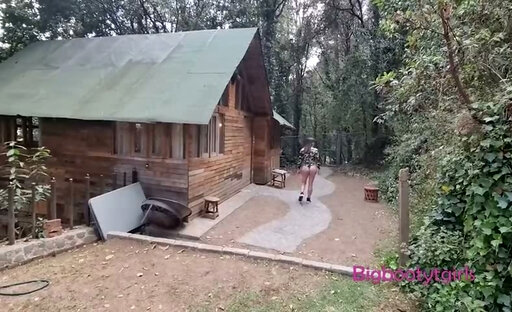 Gia Itzel Outdoor Booty Banging
