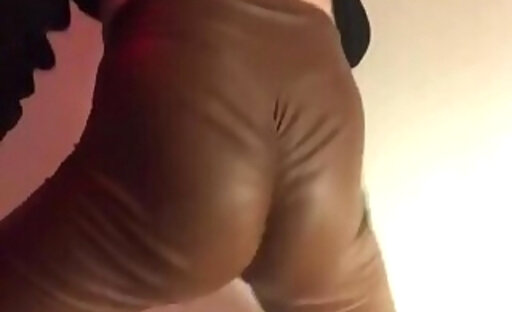 My booty in latex leggings