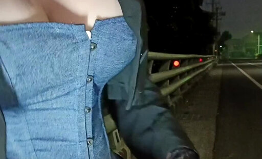 During the live broadcast, I couldn't help but ejaculate twice. 19.(@05:59 @06:42)