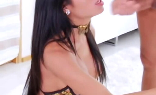 Ladyboy fucks & gets fucked