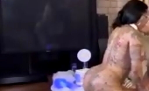 Shemalesbigcooktranny