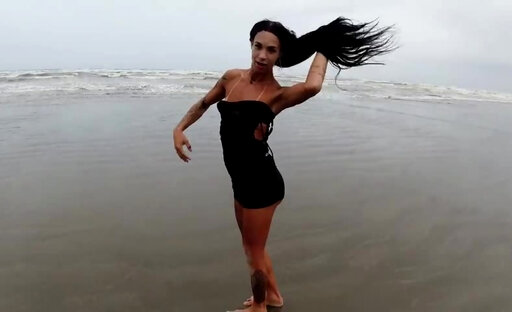 Fode Cast on the Beach: The Naughty Trans Woman Who Drove the Mattos Couple Crazy on the Sand